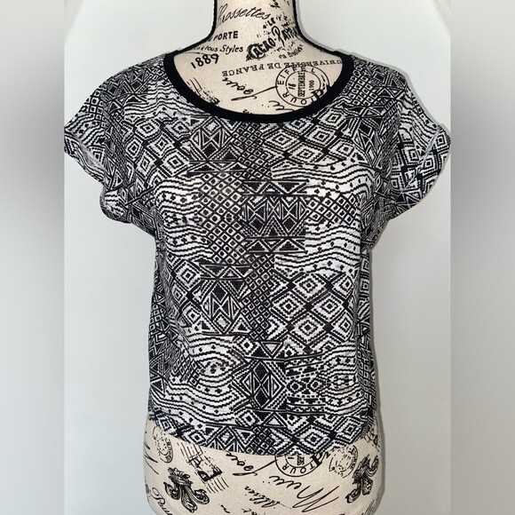 Aéropostale Tribal Crop Top Tee - Picture 10 of 11